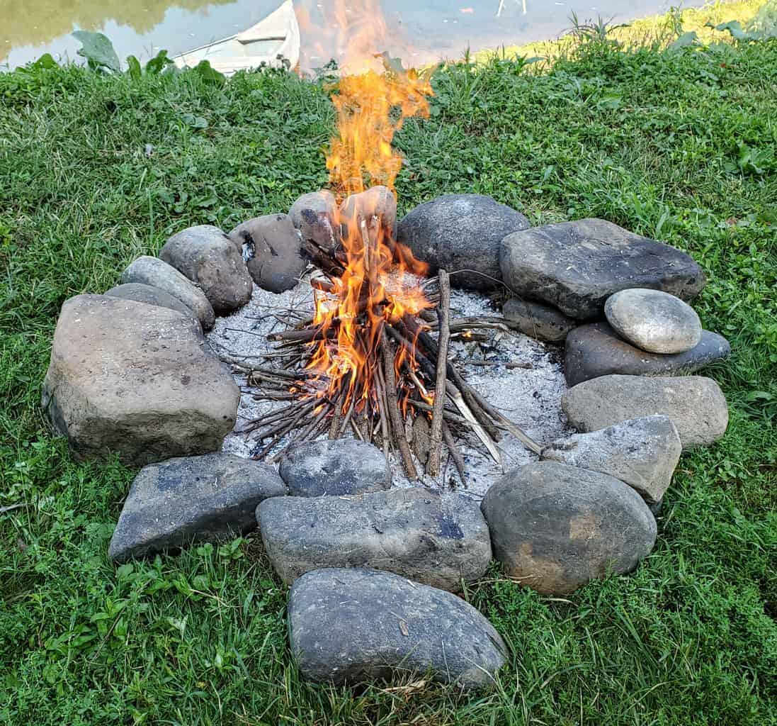Primitive Campfire Smoker DIY How to Smoke Meat In the Wild Outdoor