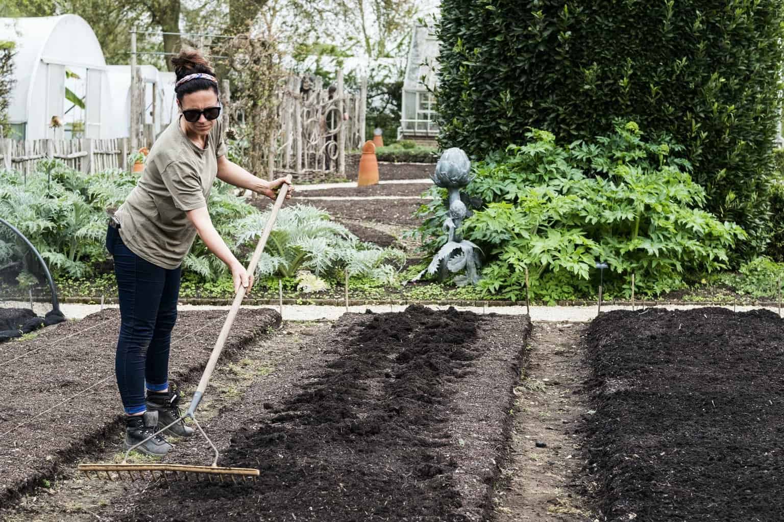 core-gardening-cover-with-soil